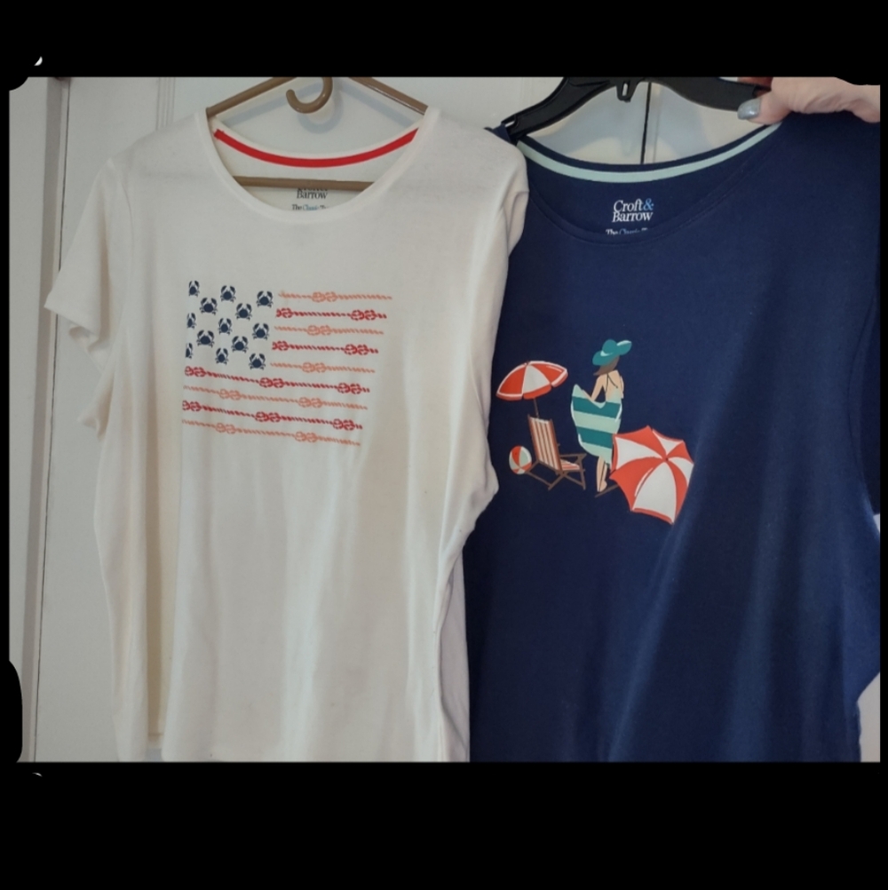2  Red, Wht & Blue T-Shirts w/ Beach Scene Nautical Crab Design Croft & Barrow